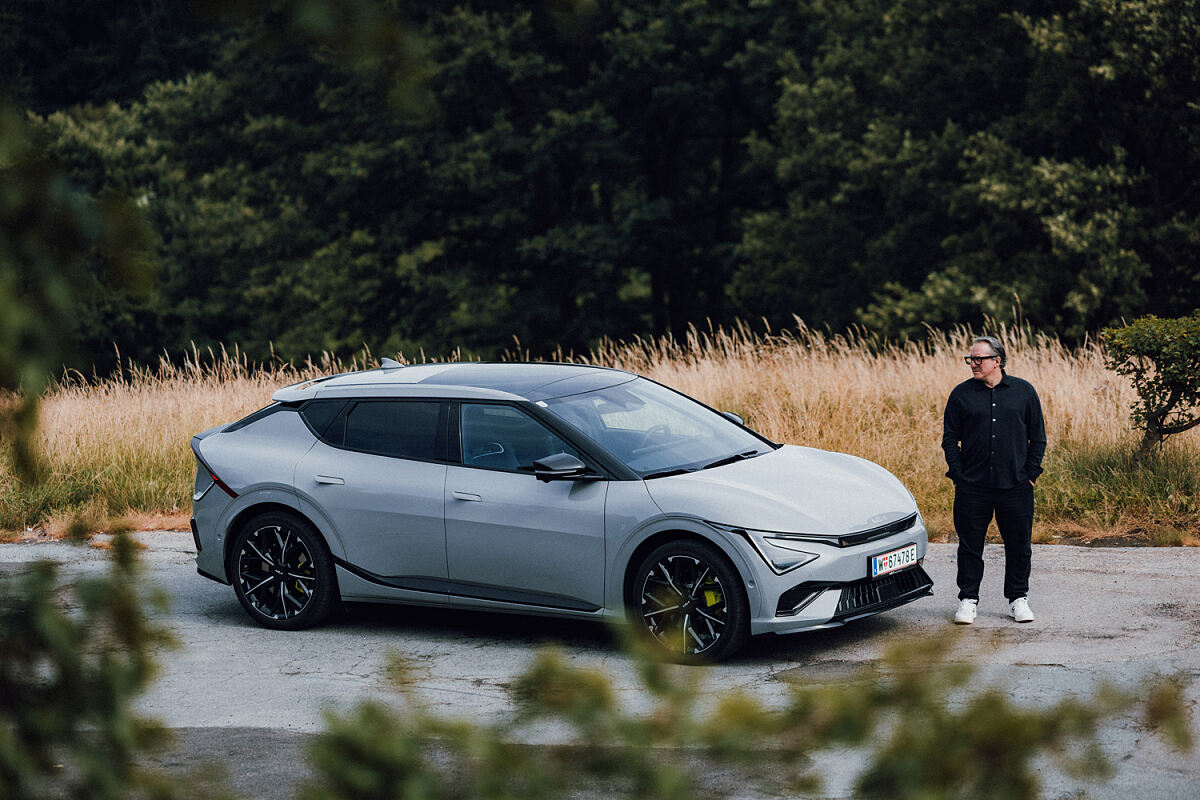 Robert Palfrader fährt elektrisch mit dem Kia EV6