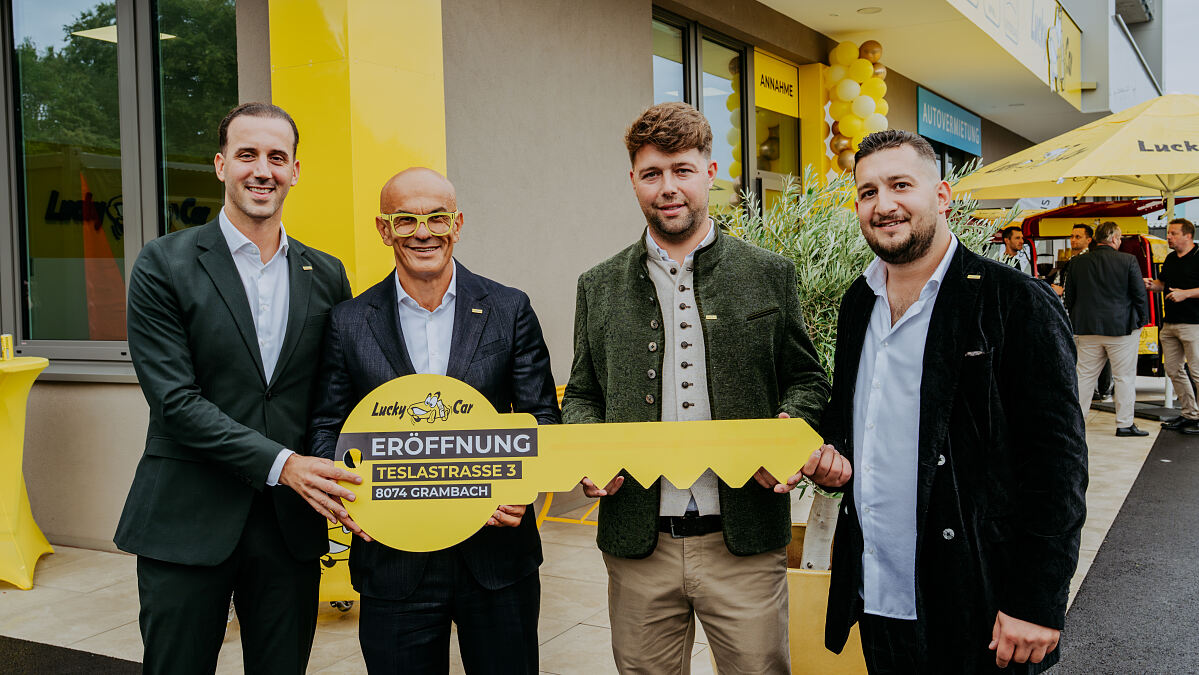 Mitar Kos (Geschäftsführer Lucky Car), Ossi Matic (Gründer und Eigentümer), Zoran Zeljkovic und Slaven Samardzic (Franchisepartner)