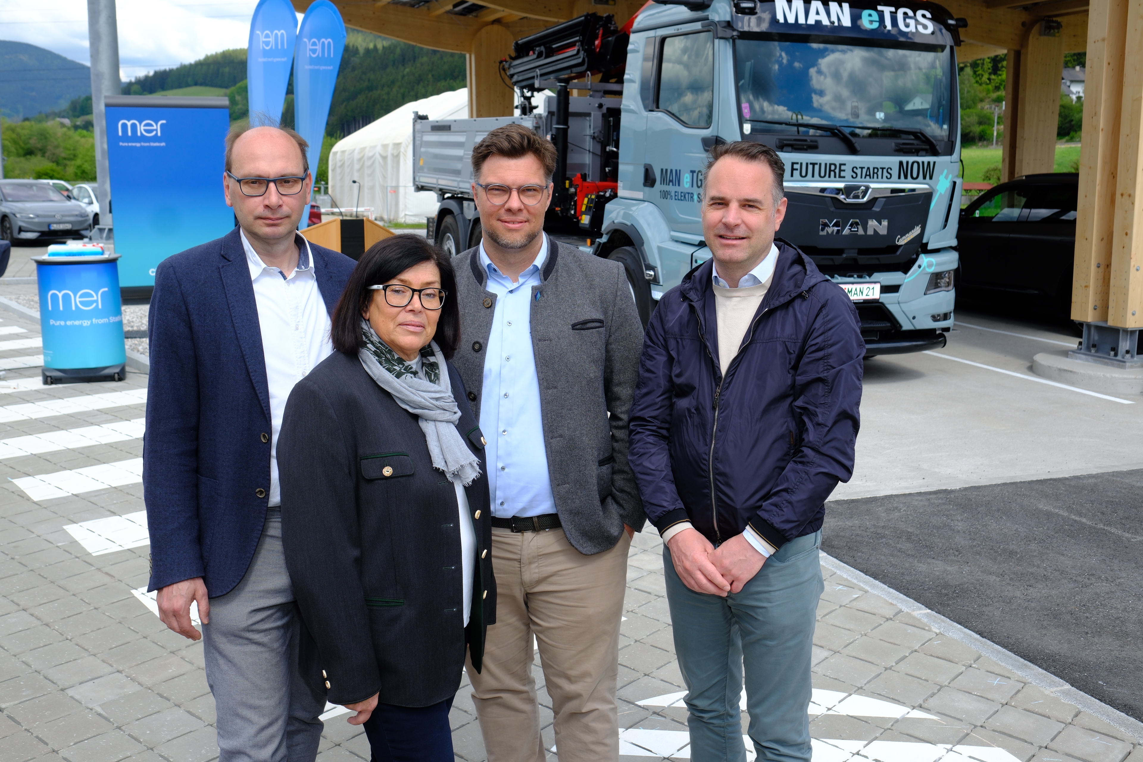 Hubert Neureuter (Gesch&auml;ftsf&uuml;hrer Stadtwerke M&uuml;rzzuschlag), Maria Fischer (B&uuml;rgermeisterin Spital am Semmering), Anton Achatz (Gesch&auml;ftsf&uuml;hrer Mer Austria), Philipp Senna (Gesch&auml;ftsf&uuml;hrer Alpitronic)